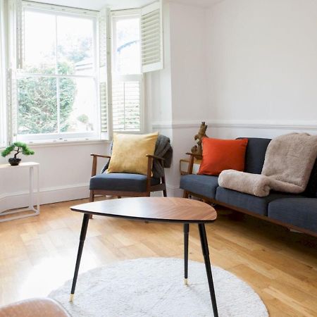 Pass The Keys Garden Apartment In Stockwell London Eksteriør billede