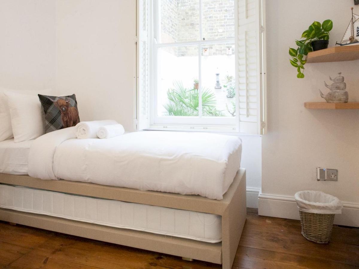 Pass The Keys Garden Apartment In Stockwell London Eksteriør billede