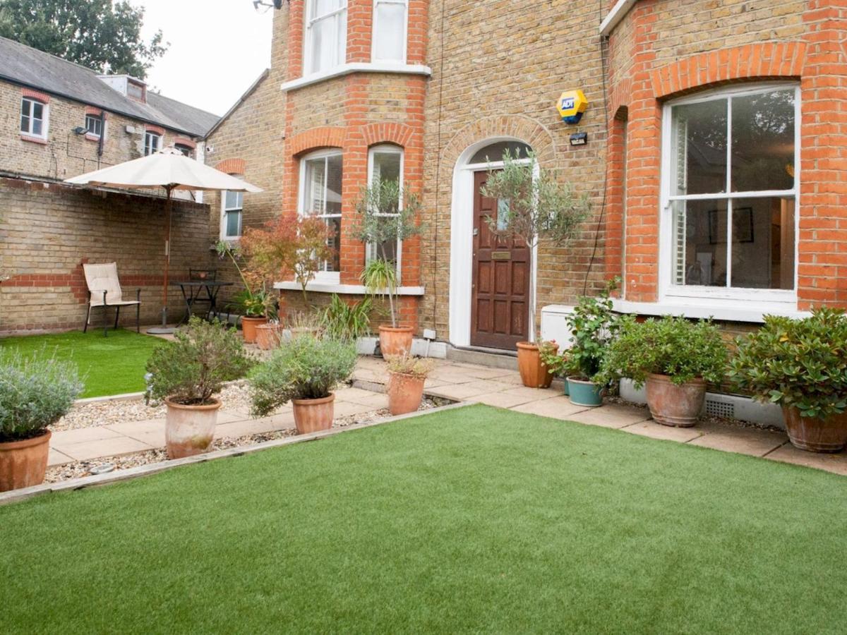 Pass The Keys Garden Apartment In Stockwell London Eksteriør billede