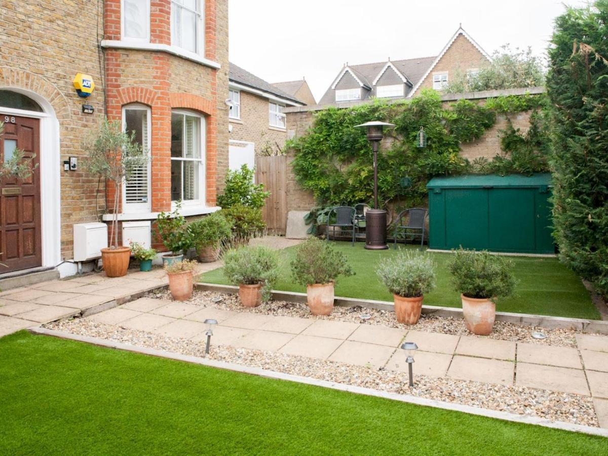 Pass The Keys Garden Apartment In Stockwell London Eksteriør billede
