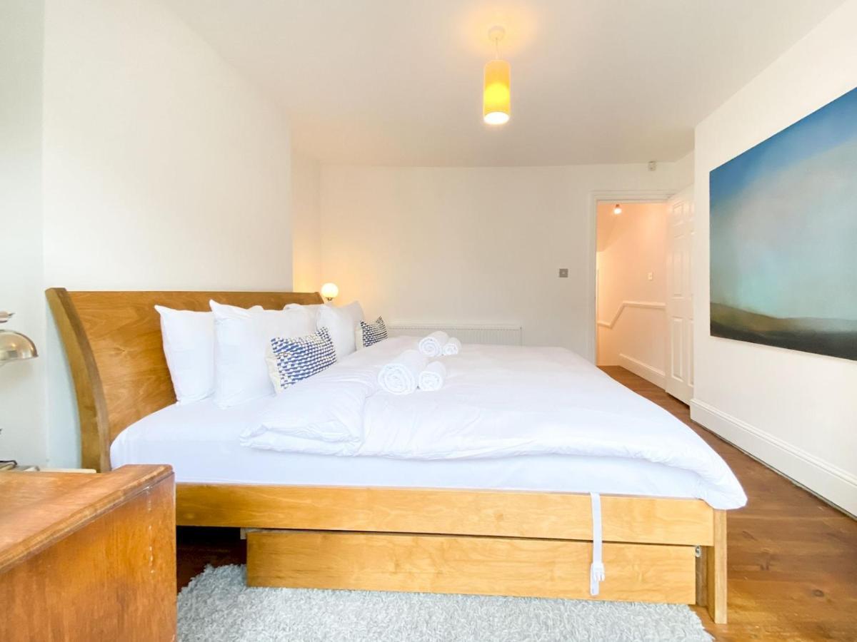 Pass The Keys Garden Apartment In Stockwell London Eksteriør billede