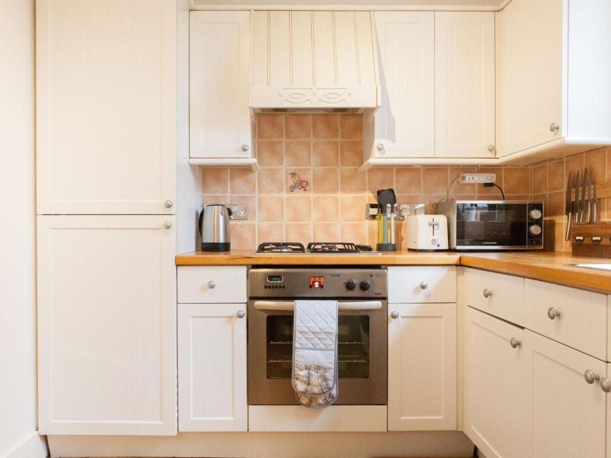 Pass The Keys Garden Apartment In Stockwell London Eksteriør billede