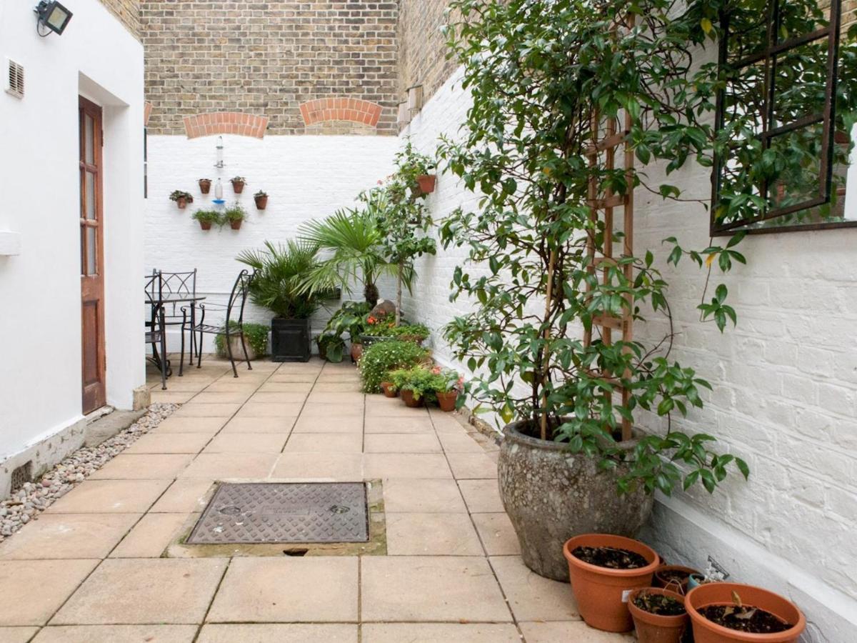 Pass The Keys Garden Apartment In Stockwell London Eksteriør billede
