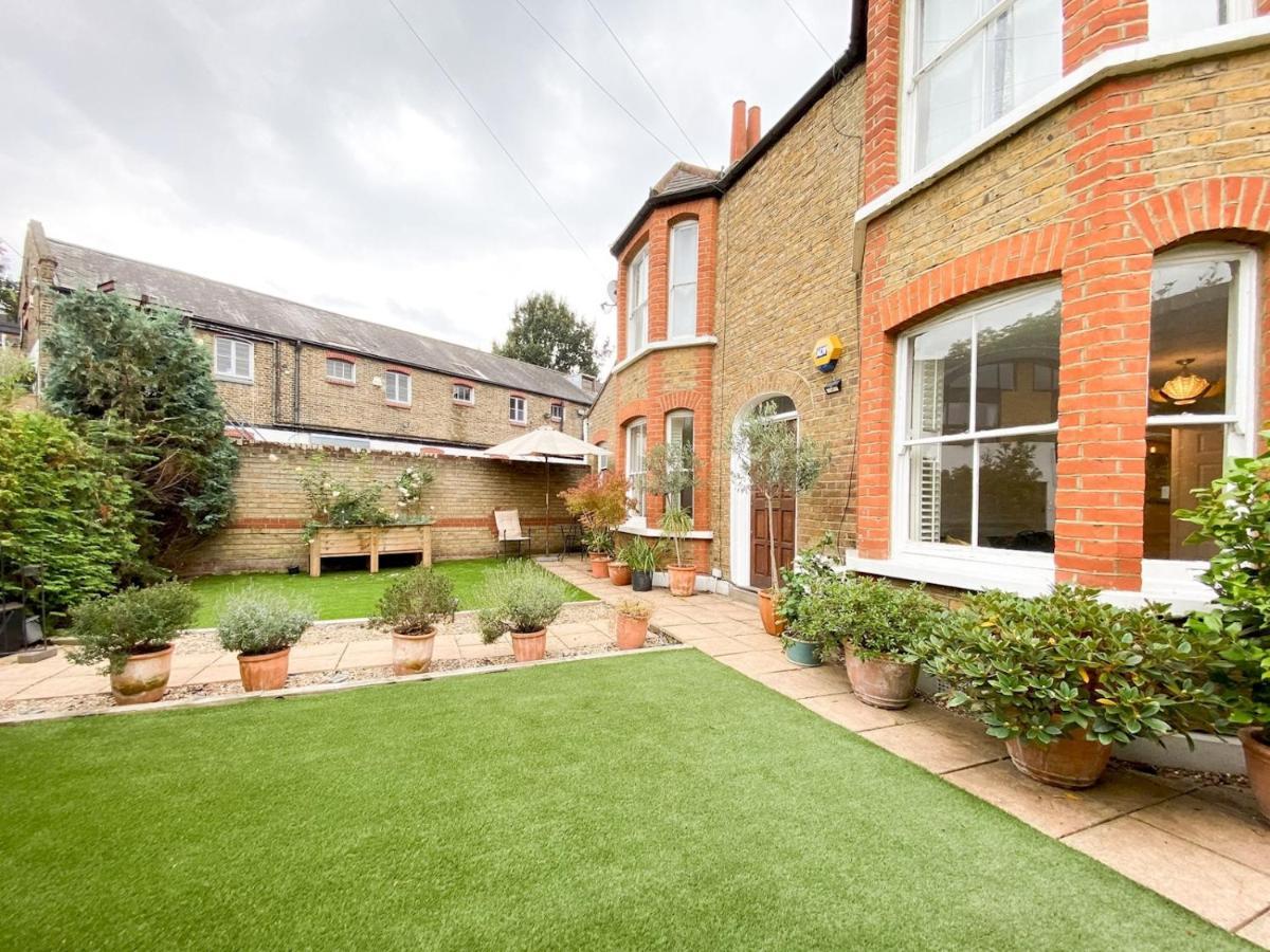 Pass The Keys Garden Apartment In Stockwell London Eksteriør billede
