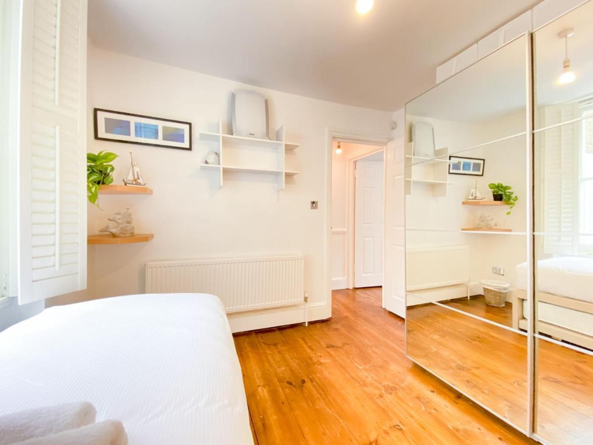 Pass The Keys Garden Apartment In Stockwell London Eksteriør billede