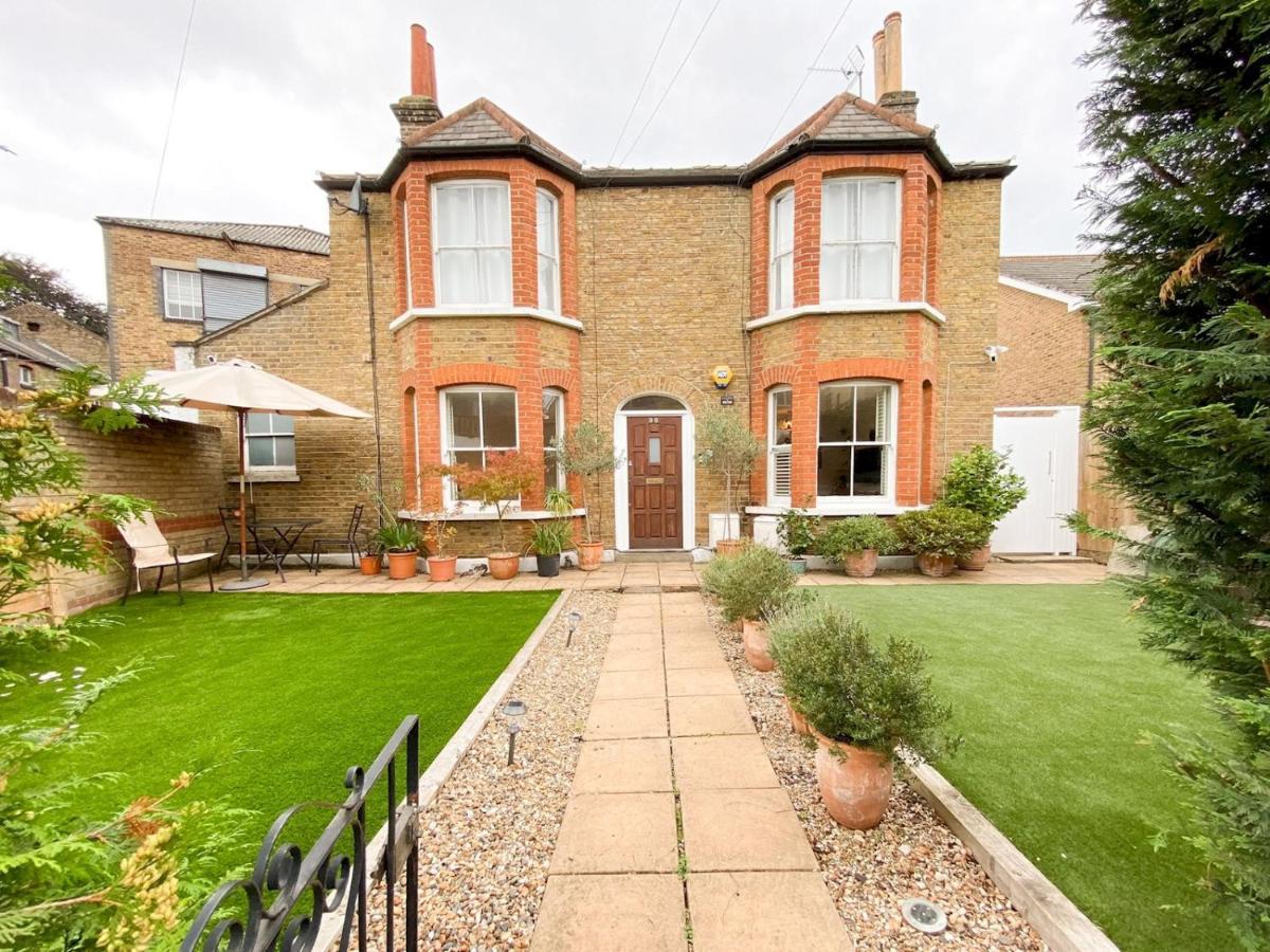 Pass The Keys Garden Apartment In Stockwell London Eksteriør billede